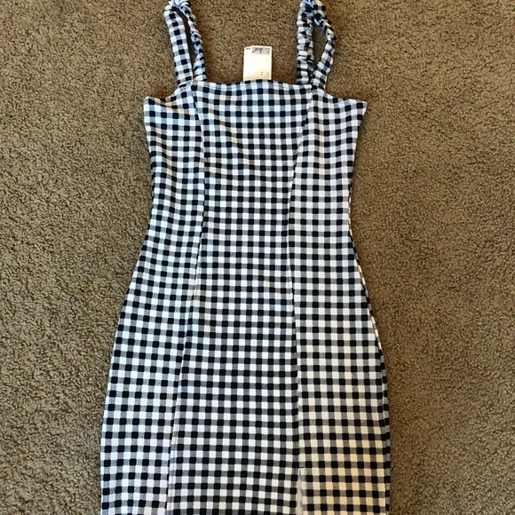 Plaid black and white body body con dress (NEVER WORN) - Picture 3 of 3